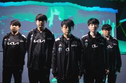 足球直播吧-RNG碾压PSG，Crisp打出惊人五杀淘汰赛2:1（广州）