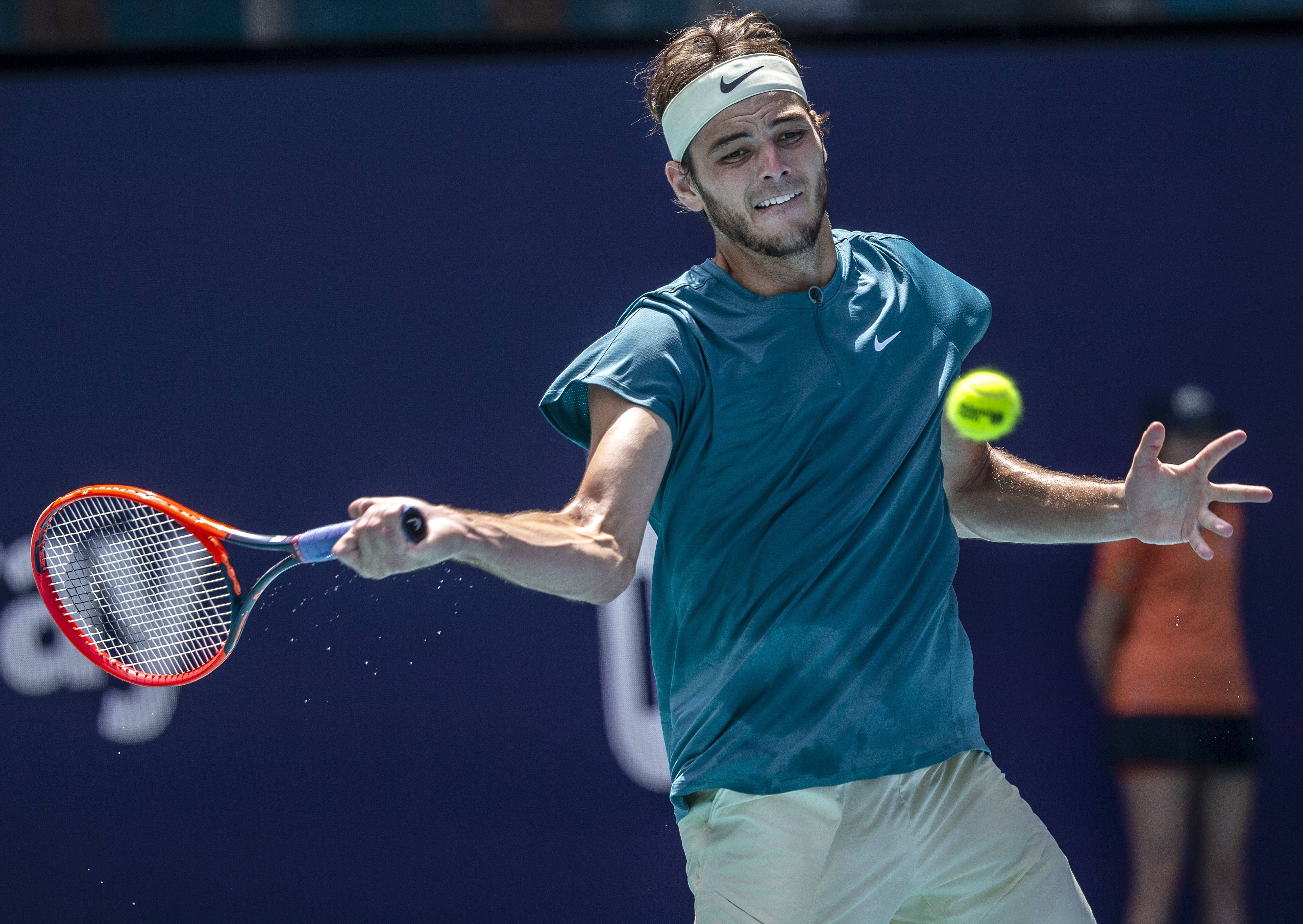 关于西班牙网球队强势世界网球队，德约科维奇惊艳世界的信息